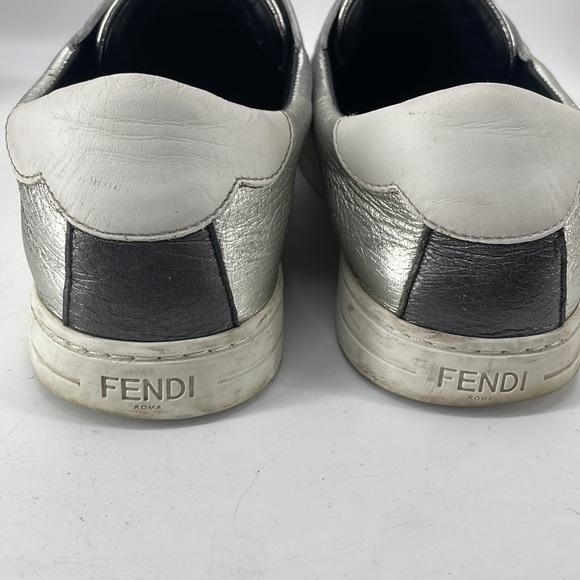Fendi Silver Metallic Knit Logo
Sneakers Fendi EU sz 38 - Picture 16 of 16
